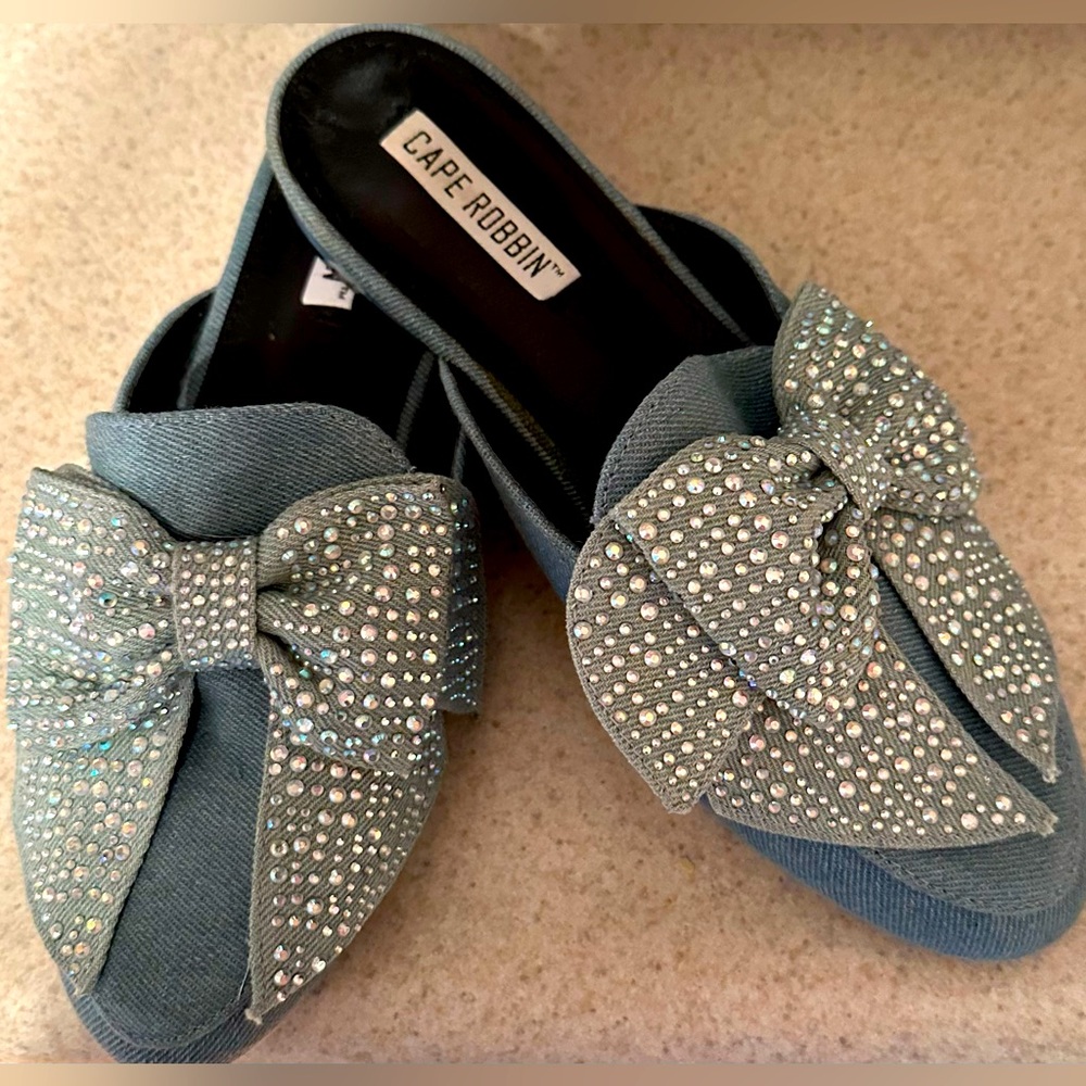 Cape Robbin Woman’s Denim Bow Slip Ons.